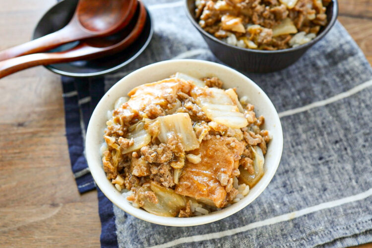 パパっとレンジで！ 白菜と厚揚げのそぼろあん丼