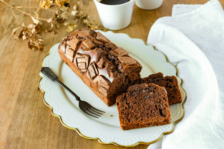 混ぜて焼くだけ！ ダブルチョコのパウンドケーキ